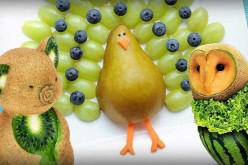 FOOD ART: 19 AMAZING Shaped Animals Made From Fruit