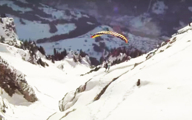 Watch These Dare Devil SpeedFliers Play “Follow The Leader” In The Skies Above Switzerland!